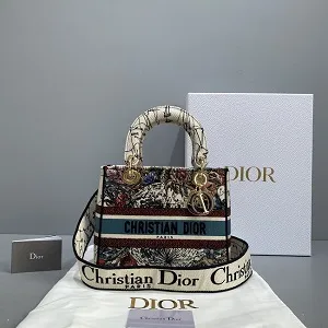 ディオール LADY D-LITE ミディアムバッグ M0565ZRHP_M941