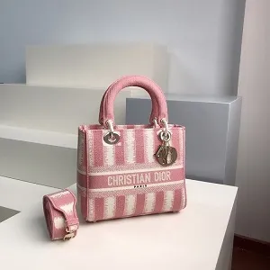 ディオール LADY D-LITE ミディアムバッグ M0565ZRFQ_M912