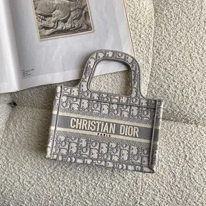 ディオール DIOR BOOK TOTE ミニバッグ S5475ZRIW_M932
