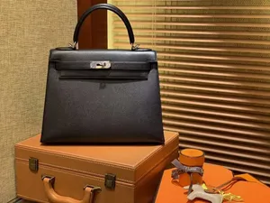 エルメス kelly 28cm Epsom皮質 HMB157!