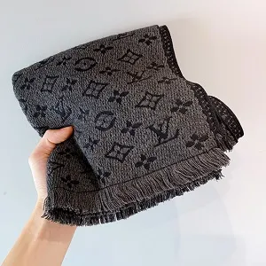 ルイヴィトン エシャルプ·モノグラム クラシック M78526