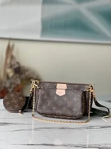 ルイヴィトン ミュルティ·ポシェット·アクセソワール M44813