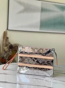 ルイヴィトン トランク·ポシェット M80807