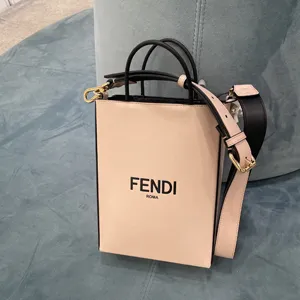 フェンディ ロゴ2ウェイトート FD-023