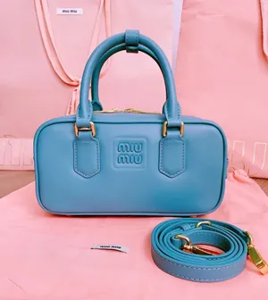 ミュウミュウ アルカディ ソフティパデッドレザー トップハンドルバッグ マリンブルー（5BB142_2F8K_F0F16_V_OOO）