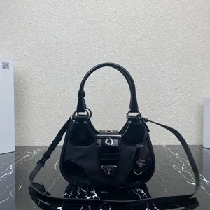 プラダ ムーン Re-Nylon xレザー バッグ ブラック（1BA381_R789_F0002_V_OOM）