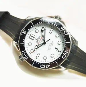 オメガ シーマスター ダイバー300M コーアクシャル マスタークロノメーター 42MM（210.32.42.20.04.001）
