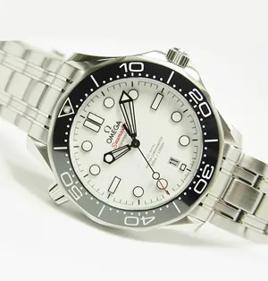 オメガ シーマスター ダイバー300M コーアクシャル マスタークロノメーター 42MM（210.30.42.20.04.001）