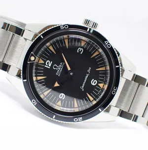 オメガ 1957トリロジー シーマスター300  ブラック39mm（234.10.39.20.01.001）