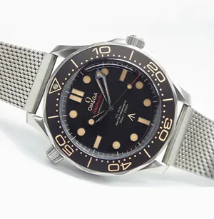 オメガ シーマスター ダイバー300Ｍ コーアクシャル マスタークロノメーター 007エディション（210.90.42.20.01.001）