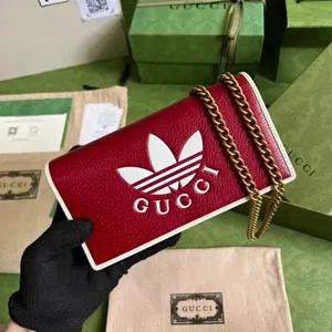 adidas x Gucci チェーン ウォレット レッド （621892 UZ3BG 6484）