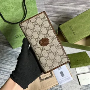 GUCCI / グッチ インターロッキングG  ブラウン ジップアラウンドウォレット（672947）