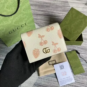 GUCCI / グッチ〔GGマーモント〕ベリー カードケース ウォレット ホワイト（456126 1T5ZG 9888）