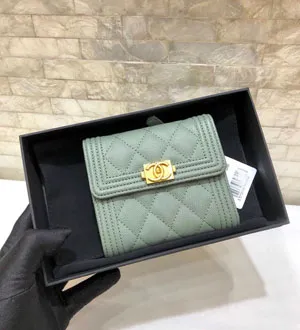 CHANEL 「シャネルboy「スモールフラップウォレット a80734 11×10 cm