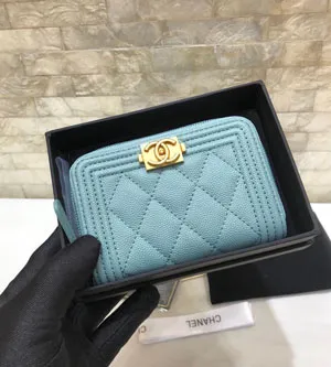 CHANEL シャネル  ボーイジップーインパース A80602 11×7.5CM