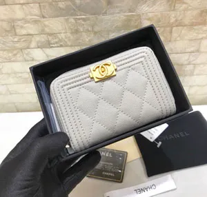 CHANEL シャネル ボーイジップーインパース A80602 11×7.5CM