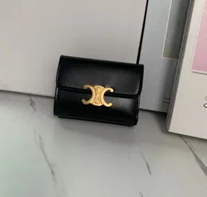 CELINE セリーヌ トリオンフ コイン コンパクト ウォレット ブラック（10I653DPV.38NO）