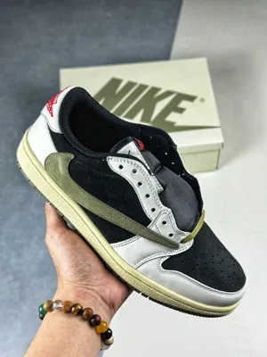ナイキAir Jordan 1 Retro High OG DM7866 162登場！
