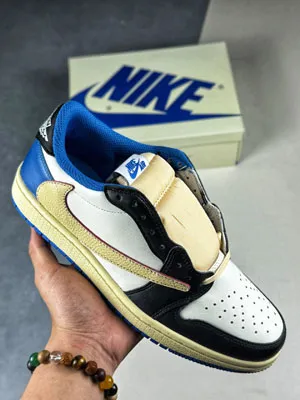 ナイキAir Jordan 1 Retro High OG DM7866 162登場！