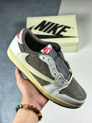 ナイキAir Jordan 1 Retro High OG DM7866 162登場！