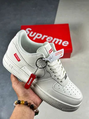 ナイキAir Force 1 HD1968-007登場！