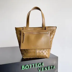 BOTTEGA VENETA ボッテガヴェネタ イントレチャートレザーのスモールトートバッグ エイコーン（754916VCPP17746）