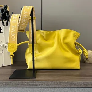 LOEWE  ロエベ フラメンコクラッチ (ナパカーフ) イエロー A411FC1X83