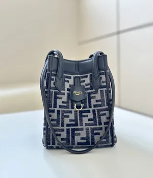 フェンディ  Fendi Origami ミニ ダークブルーFFシェニール 変形ミニバッグ 8BS083ASU0F1PQK