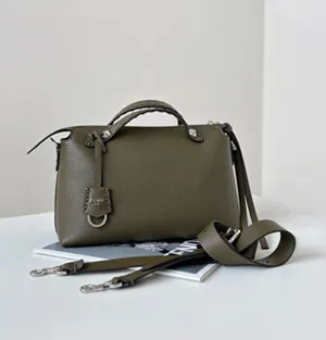 フェンディ バイ ザ ウェイ セレリア ミディアム グリーン セレリアバッグ Fendi 001