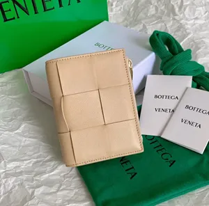 BOTTEGA VENETA ボッテガヴェネタ スモール カセット 二つ折りファスナーウォレット（651381VCQC42700）