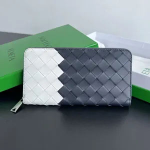 BOTTEGA VENETA ボッテガヴェネタ イントレチャート ジップウォレット（749427V3AF21876）