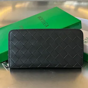 BOTTEGA VENETA ボッテガヴェネタ イントレチャート ジップアラウンドウォレット ブラック（749427VCPQ48803）