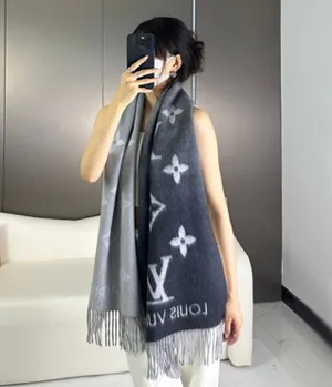 【Louis Vuitton】ルイヴィトン マフラー レイキャビック グラディエント グレー&ブラック（M76336）