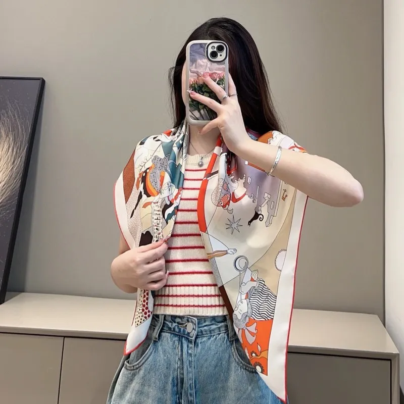 【HERMES】エルメス 2023秋冬コレクション カレ 90 《サ?デコワフ！》 スカーフ ホワイト / グレー / オランジュ?キュイ（H004005S 07）