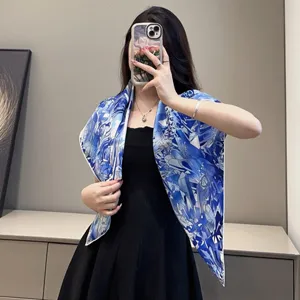 【HERMES】エルメス 2023秋冬コレクション カレ 90 《ラ ヴァレ ドゥ クリスタル》 スカーフ ブルー / ホワイト / パルム（H004010S 07）