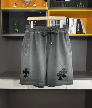 Chrome Hearts 2025年春夏新作 クロスパッチ ウォッシュド スプレーショーツ グレー（Chrome Hearts 24）