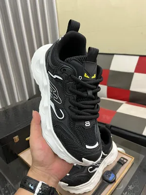 フェンディ フロー スニーカー ブラックメッシュ スポーツ ダッドシューズ（FENDI 111）