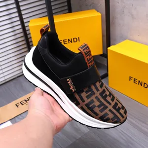 フェンディ メンズ キャンバス スリッポン スニーカー ブラウン（FENDI 160）