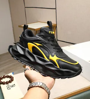 25ss 新作 フェンディ フローシリーズ スニーカー ブラックレザー カジュアル ランニングシューズ（FENDI 10）