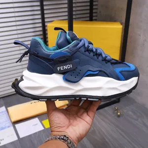 25ss新作 FENDI カジュアルスニーカー ブルー カウハイド ランニングシューズ（FENDI 2）