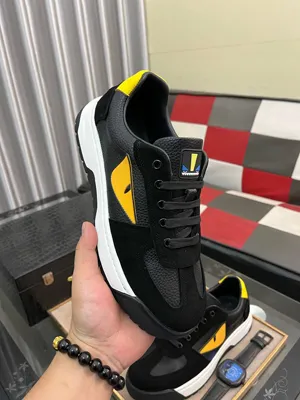 フェンディ フロー スニーカー 「モンスターアイズ」 ブラックスニーカー（FENDI 43）