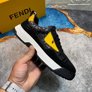 フェンディ ローマ スニーカー ローカット レースアップ カジュアルシューズ ブラック（FENDI 64）