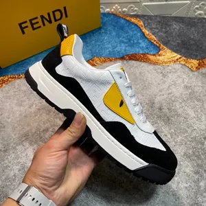 フェンディ ローマ スニーカーシリーズ ローカット レースアップ カジュアルシューズ ブラック＆ホワイト（FENDI 63）