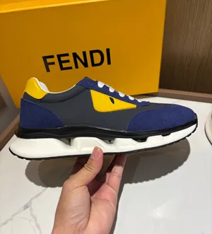 フェンディ フロー スニーカーシリーズ フェンディ アイズ フロー ネイビー スニーカー（FENDI 30）