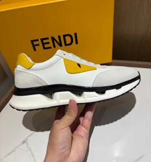 フェンディ フロー スニーカーシリーズ フェンディ アイズ フロー ホワイトスニーカー（FENDI 29）