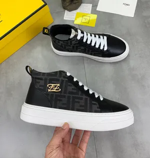 フェンディ スニーカー ブラック ハイカット カジュアルスニーカー（FENDI 100）