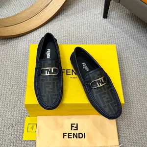 フェンディ ローマシリーズ ローファー ミラノファッションショー カジュアルローファー ブルー（FENDI 247）