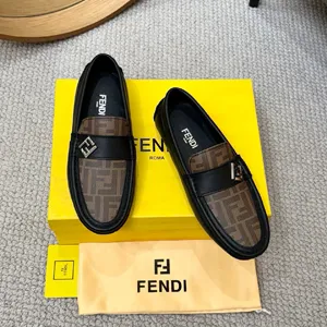 フェンディ ローマシリーズ カジュアルローファー ミラノファッションショー ブラック ブラウン（FENDI 252）