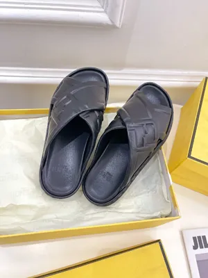 フェンディ ローマシリーズ ブラックカーフスキン クロススリッパ カップルスタイル（FENDI 238）