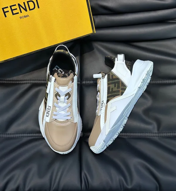 フェンディ フローシリーズ スニーカー ブラウンレザーとブラウンFFジャカードのランニングシューズ（FENDI 69）